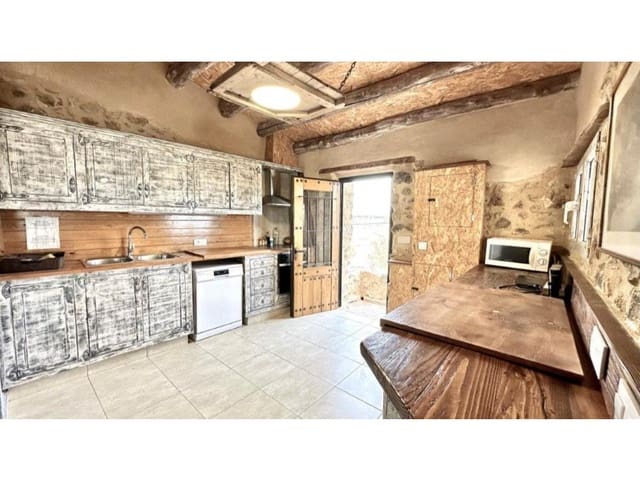 4 sovrum Villa till salu i Capmany med pool - 398 000 € (Ref: 9175121)