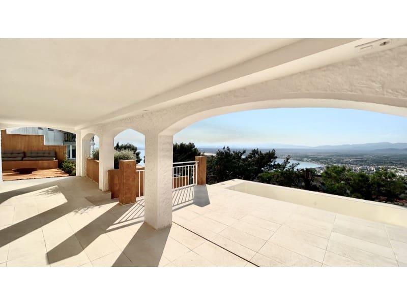 3 sypialnia Willa na sprzedaż w Roses z garażem - 599 000 € (Ref: 9175123)