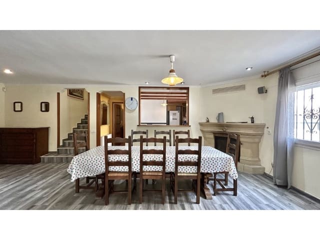 4 makuuhuone Huvila myytävänä paikassa Empuriabrava, Castelló d'Empúries mukana 
autotalli - 445 000 € (Ref: 9175124)