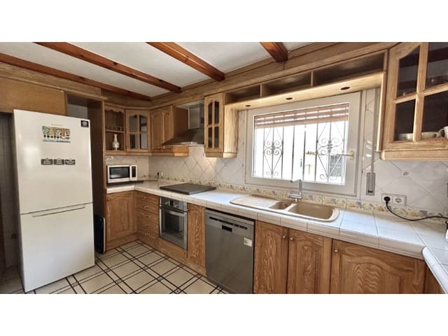 4 makuuhuone Huvila myytävänä paikassa Empuriabrava, Castelló d'Empúries mukana 
autotalli - 445 000 € (Ref: 9175124)