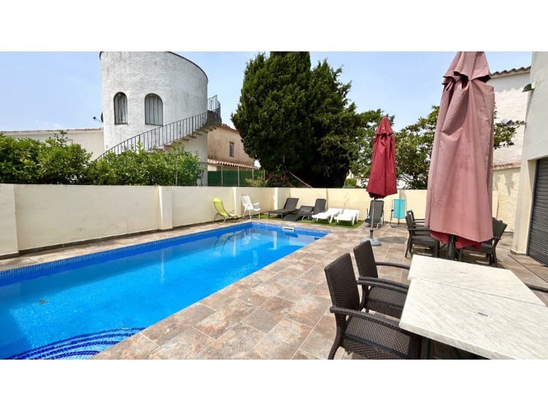 4 chambre Villa/Maison à vendre à Empuriabrava avec garage - 445 000 € (Ref: 9175124)