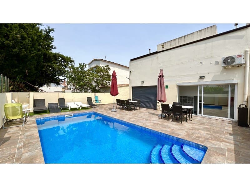 4 chambre Villa/Maison à vendre à Empuriabrava avec garage - 445 000 € (Ref: 9175124)