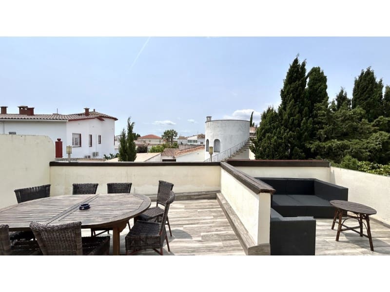 4 chambre Villa/Maison à vendre à Empuriabrava avec garage - 445 000 € (Ref: 9175124)