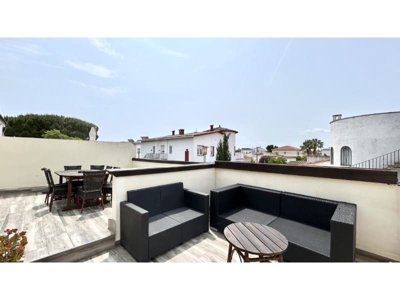 4 chambre Villa/Maison à vendre à Empuriabrava avec garage - 445 000 € (Ref: 9175124)