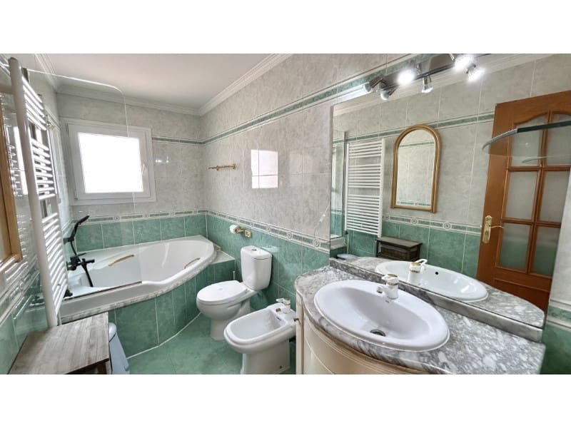 4 chambre Villa/Maison à vendre à Empuriabrava avec garage - 445 000 € (Ref: 9175124)