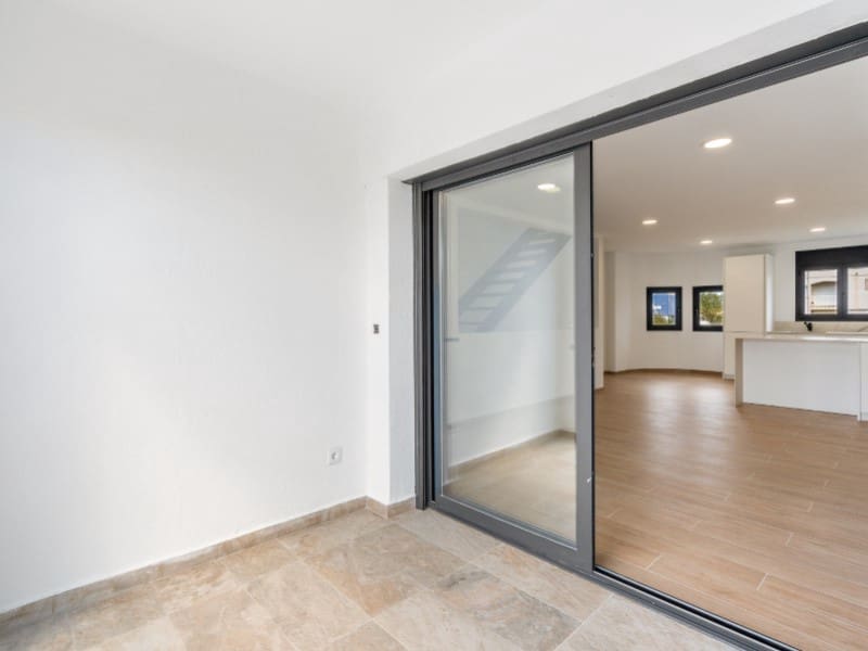 4 soveværelse Byhus til salg i Empuriabrava - € 639.000 (Ref: 9176648)