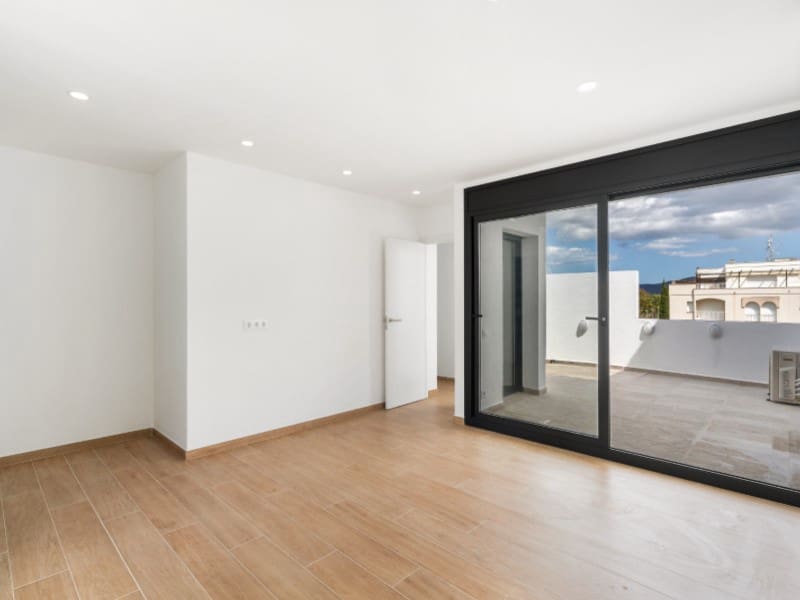 4 soveværelse Byhus til salg i Empuriabrava - € 639.000 (Ref: 9176648)