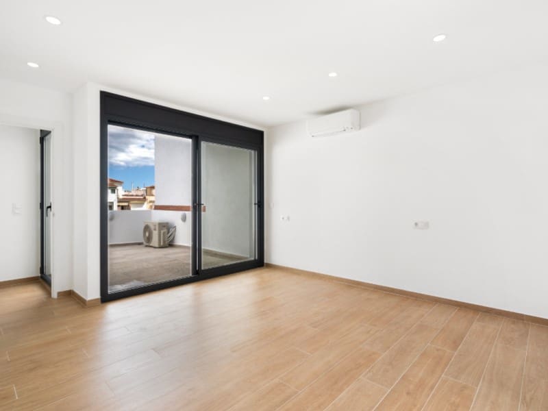 4 soveværelse Byhus til salg i Empuriabrava - € 639.000 (Ref: 9176648)