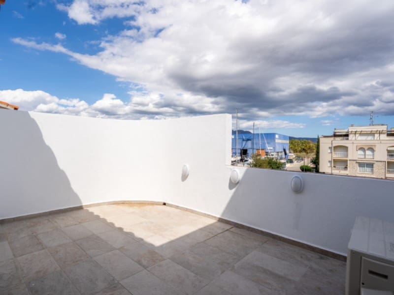 4 soveværelse Byhus til salg i Empuriabrava - € 639.000 (Ref: 9176648)