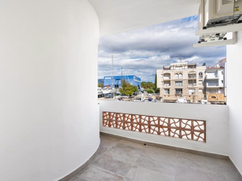 4 soveværelse Byhus til salg i Empuriabrava - € 639.000 (Ref: 9176648)