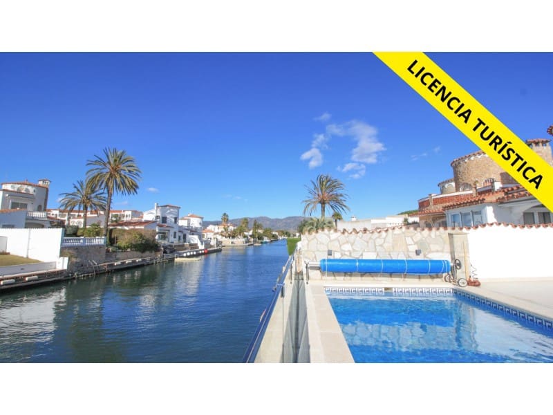 3 Zimmer Villa zu verkaufen in Empuriabrava - 695.000 € (Ref: 9282423)