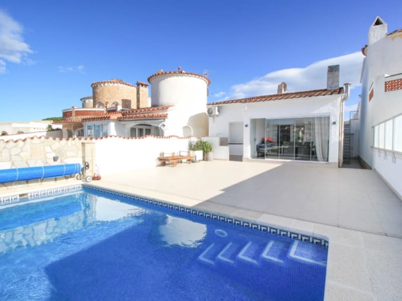 3 Zimmer Villa zu verkaufen in Empuriabrava - 695.000 € (Ref: 9282423)