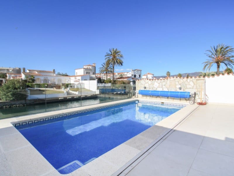 3 Zimmer Villa zu verkaufen in Empuriabrava - 695.000 € (Ref: 9282423)