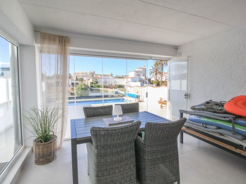 3 Zimmer Villa zu verkaufen in Empuriabrava - 695.000 € (Ref: 9282423)