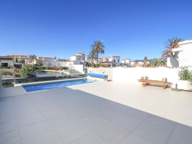 3 sypialnia Willa na sprzedaż w Empuriabrava, Castelló d'Empúries - 695 000 € (Ref: 9282423)