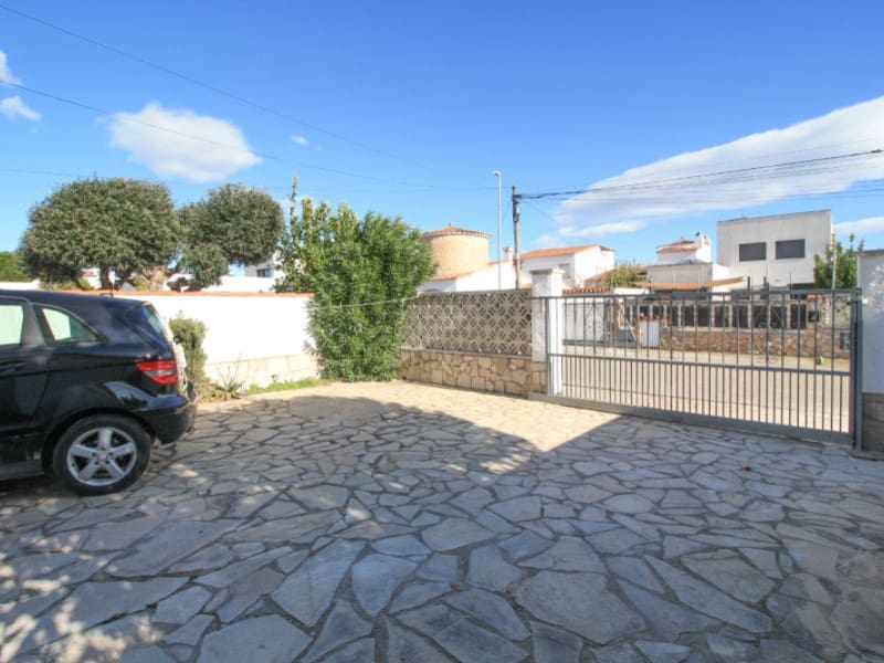 3 Zimmer Villa zu verkaufen in Empuriabrava - 695.000 € (Ref: 9282423)