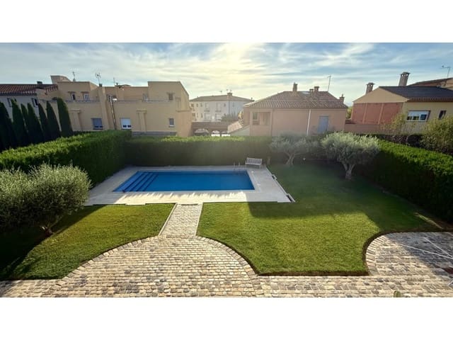 Chalet de 5 habitaciones en Castelló d'Empúries en venta con garaje - 850.000 € (Ref: 9287560)