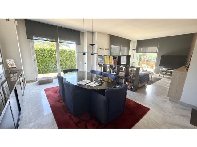 Chalet de 5 habitaciones en Castelló d'Empúries en venta con garaje - 850.000 € (Ref: 9287560)