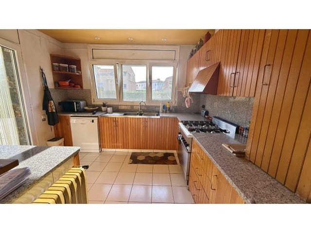 Chalet de 5 habitaciones en Castelló d'Empúries en venta con garaje - 850.000 € (Ref: 9287560)