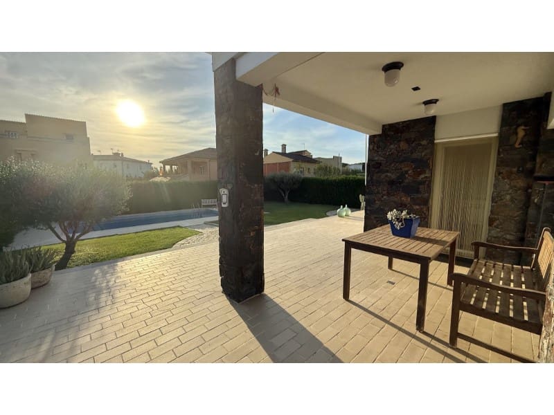 5 soverom Villa til salgs i Castello d'Empuries med garasje - € 850 000 (Ref: 9287560)