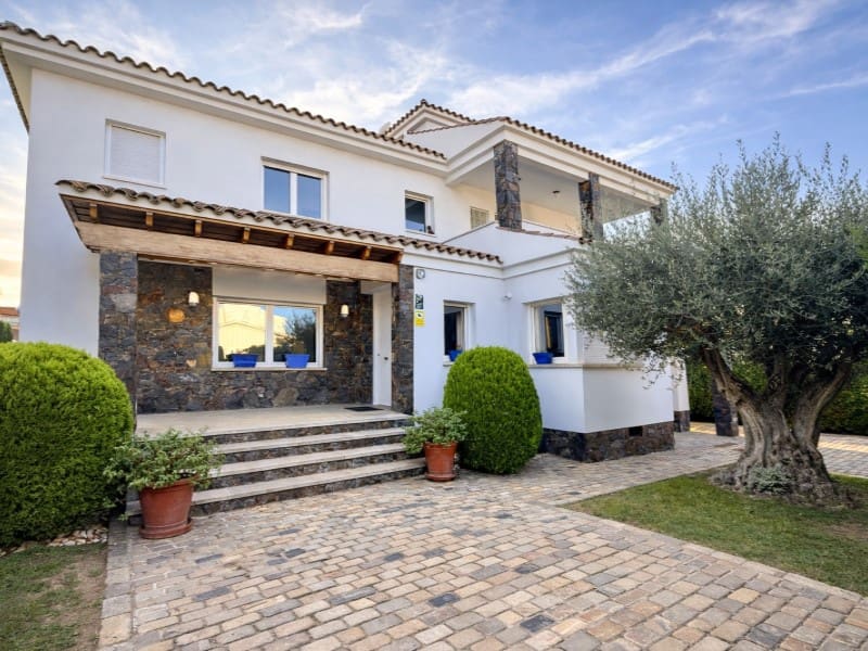 5 chambre Villa/Maison à vendre à Castello d'Empuries avec garage - 850 000 € (Ref: 9287560)