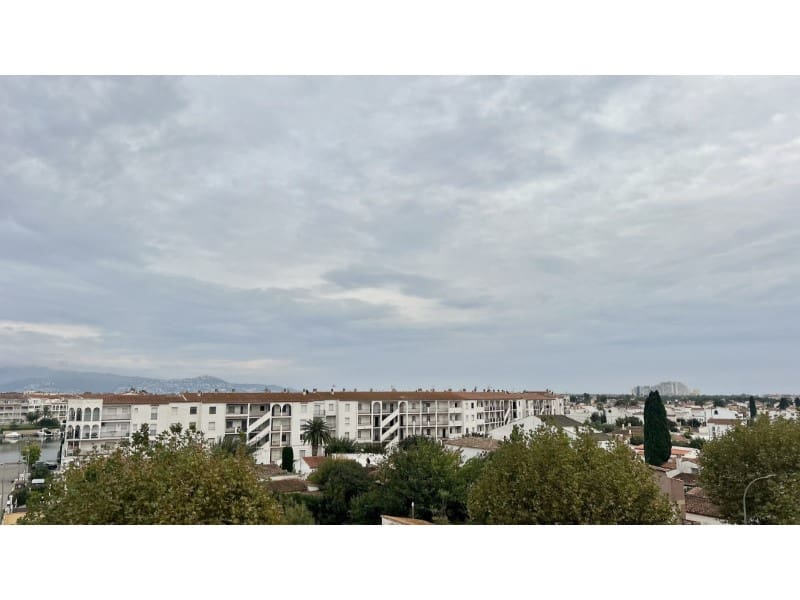 2 soveværelse Lejlighed til salg i Empuriabrava med garage - € 189.000 (Ref: 9310742)