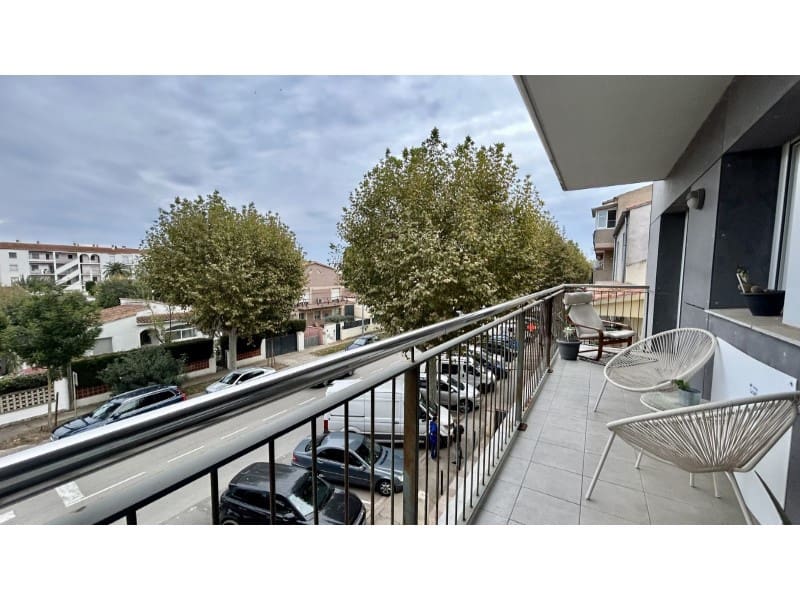 2 soveværelse Lejlighed til salg i Empuriabrava med garage - € 189.000 (Ref: 9310742)