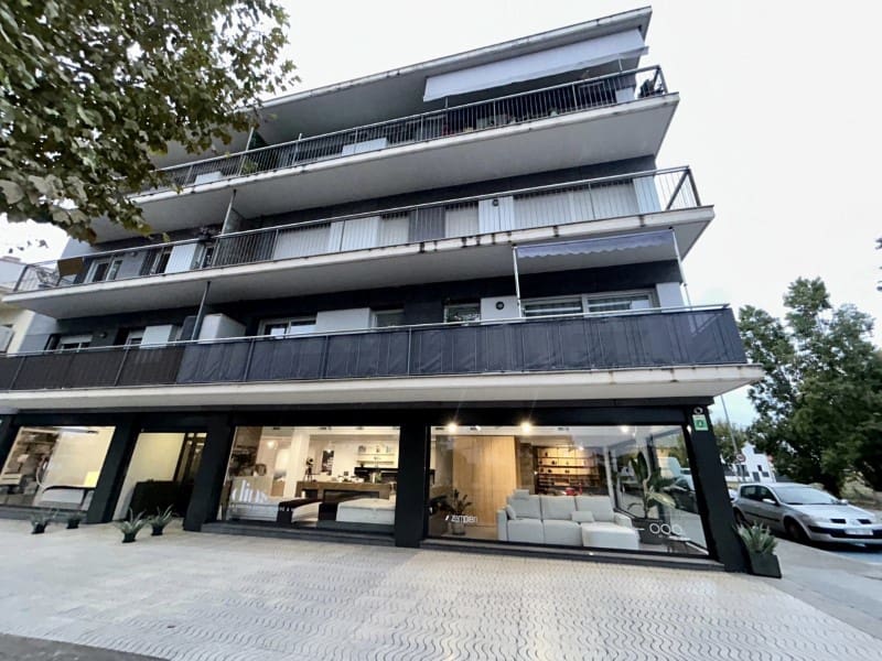 2 soveværelse Lejlighed til salg i Empuriabrava med garage - € 189.000 (Ref: 9310742)