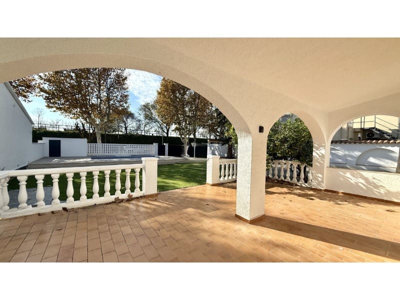 2 Zimmer Apartment zu verkaufen in Empuriabrava - 320.000 € (Ref: 9404632)