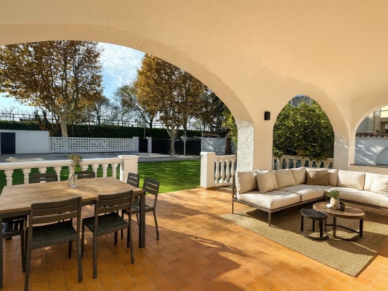 2 Zimmer Apartment zu verkaufen in Empuriabrava - 320.000 € (Ref: 9404632)