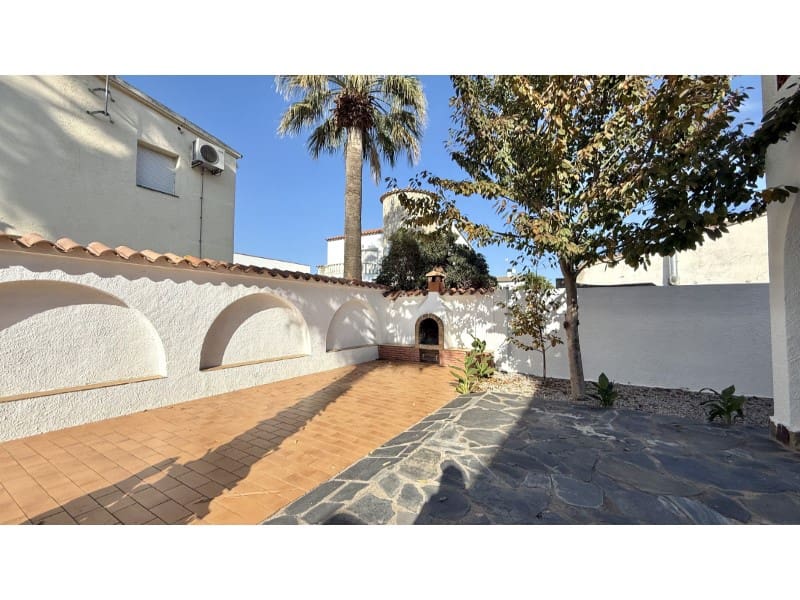 2 Zimmer Apartment zu verkaufen in Empuriabrava - 320.000 € (Ref: 9404632)