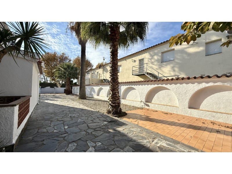 2 Zimmer Apartment zu verkaufen in Empuriabrava - 320.000 € (Ref: 9404632)