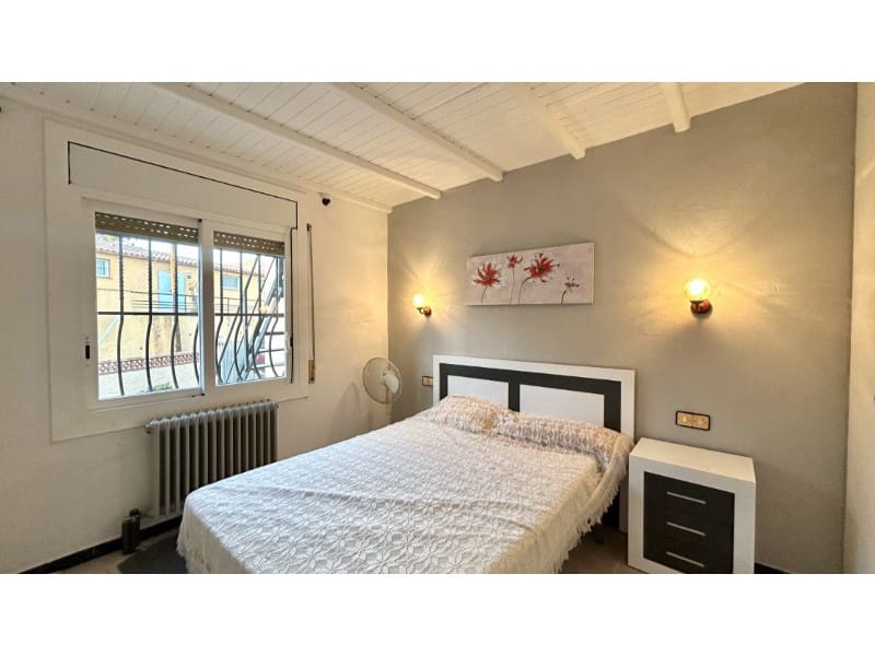 5 sypialnia Willa na sprzedaż w Roses z garażem - 480 000 € (Ref: 9431051)