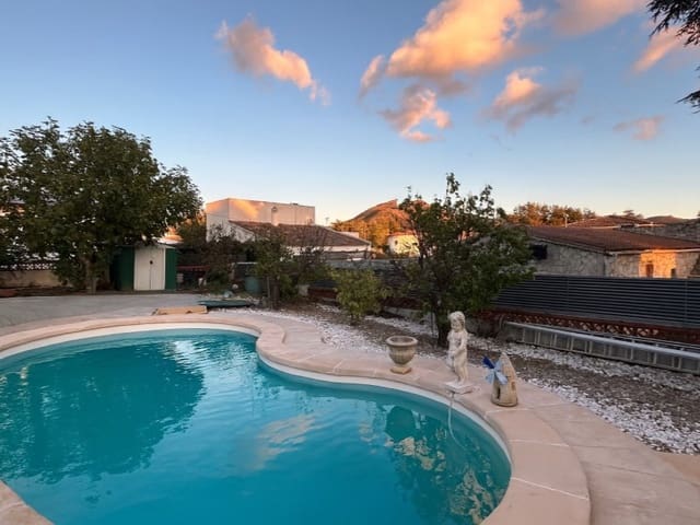 5 sypialnia Willa na sprzedaż w Roses z garażem - 480 000 € (Ref: 9431051)