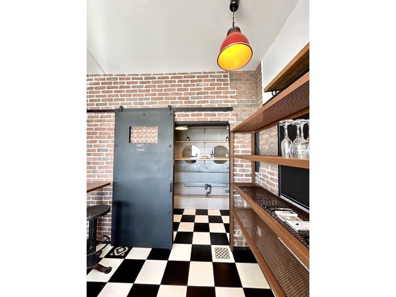 Kaupallinen myytävänä paikassa Empuriabrava - 315 000 € (Ref: 9434774)