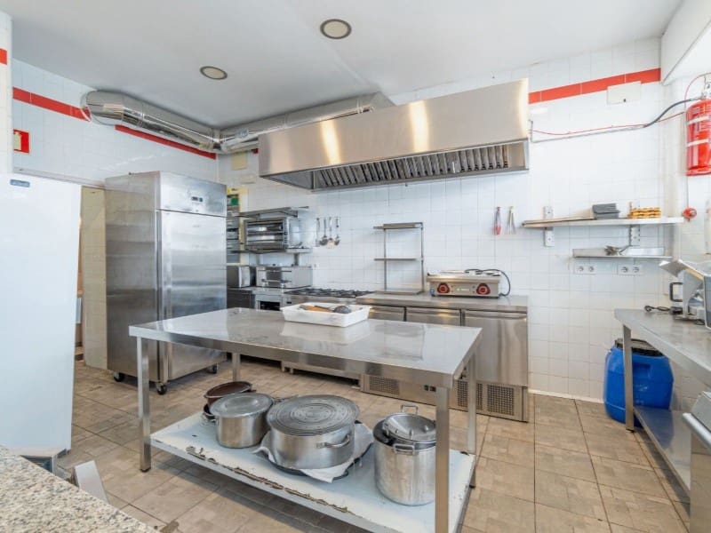 Gewerbe zu verkaufen in Empuriabrava - 280.000 € (Ref: 9434774)