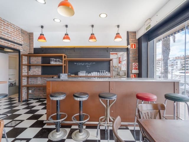 Local Commercial à vendre à Empuriabrava, Castelló d'Empúries - 280 000 € (Ref: 9434774)