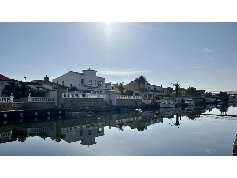 3 chambre Villa/Maison à vendre à Empuriabrava avec garage - 1 390 000 € (Ref: 9456216)