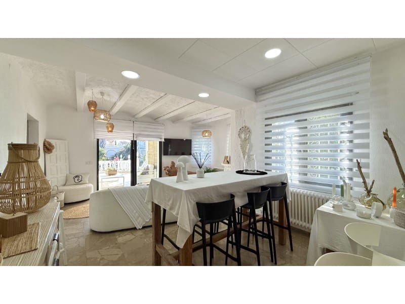 3 chambre Villa/Maison à vendre à Empuriabrava avec garage - 1 390 000 € (Ref: 9456216)