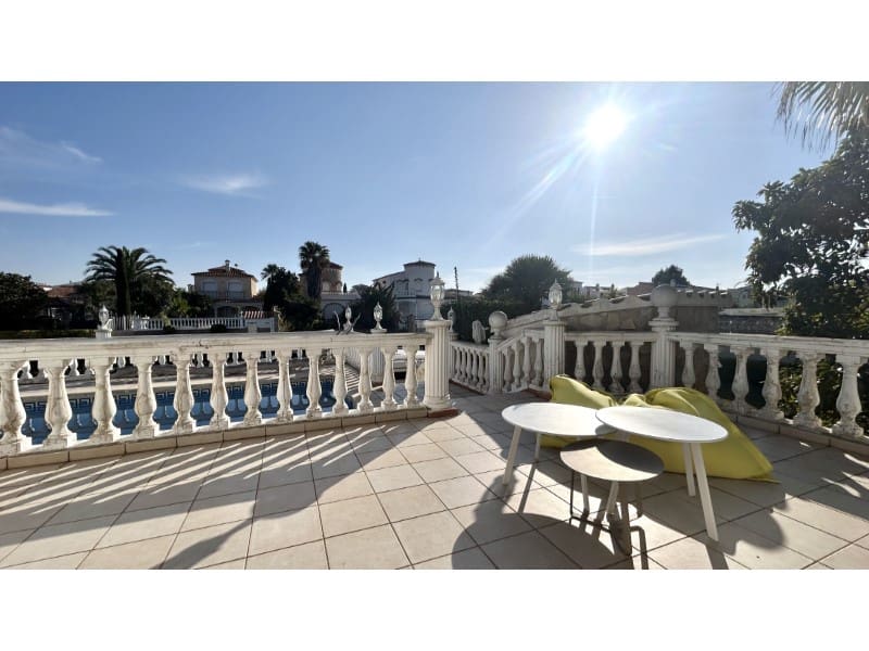 3 chambre Villa/Maison à vendre à Empuriabrava avec garage - 1 390 000 € (Ref: 9456216)