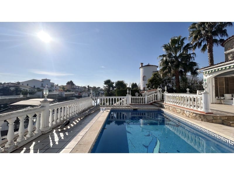 3 chambre Villa/Maison à vendre à Empuriabrava avec garage - 1 390 000 € (Ref: 9456216)