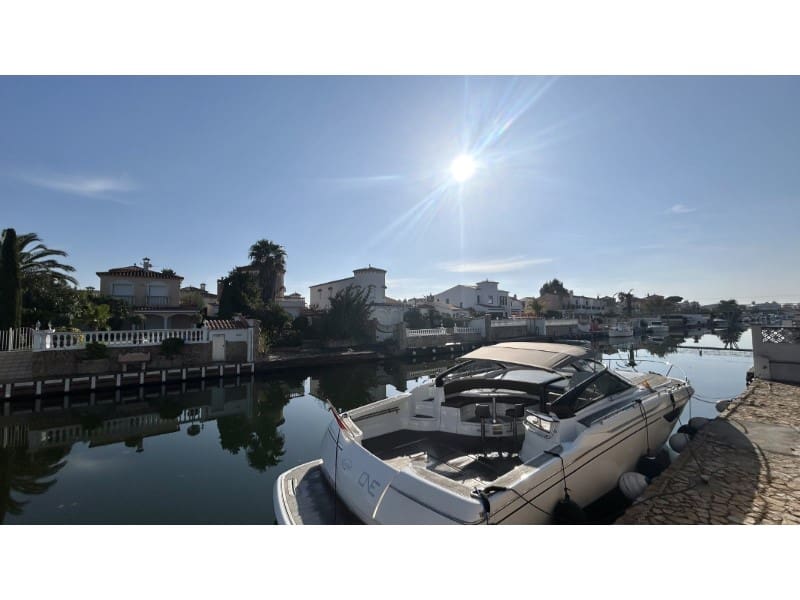 3 chambre Villa/Maison à vendre à Empuriabrava avec garage - 1 390 000 € (Ref: 9456216)