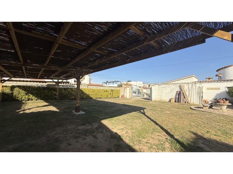 3 chambre Villa/Maison à vendre à Empuriabrava avec garage - 1 390 000 € (Ref: 9456216)