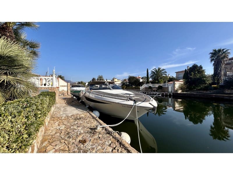 3 chambre Villa/Maison à vendre à Empuriabrava avec garage - 1 390 000 € (Ref: 9456216)