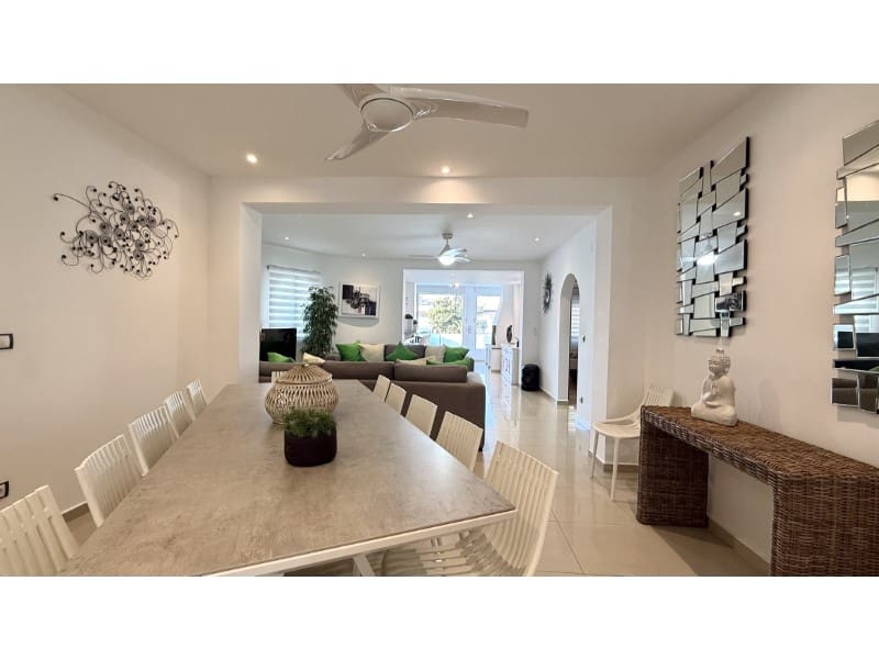 7 slaapkamer Villa te koop in Empuriabrava met garage - € 1.450.000 (Ref: 9462674)