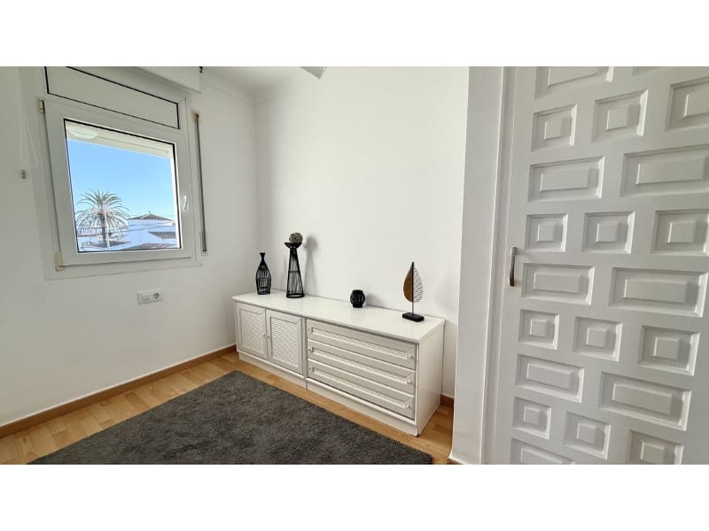 7 slaapkamer Villa te koop in Empuriabrava met garage - € 1.450.000 (Ref: 9462674)