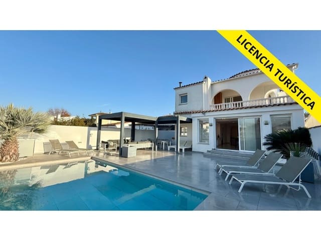 7 slaapkamer Villa te koop in Empuriabrava, Castelló d'Empúries met garage - € 1.450.000 (Ref: 9462674)