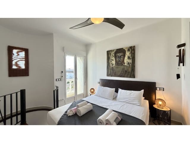 7 slaapkamer Villa te koop in Empuriabrava, Castelló d'Empúries met garage - € 1.450.000 (Ref: 9462674)