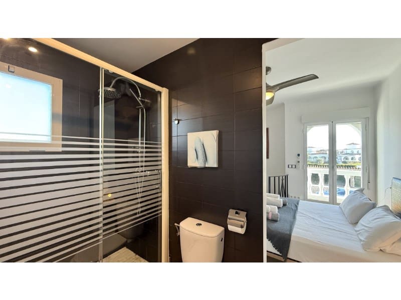 7 slaapkamer Villa te koop in Empuriabrava met garage - € 1.450.000 (Ref: 9462674)