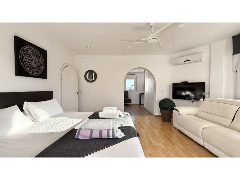 7 slaapkamer Villa te koop in Empuriabrava met garage - € 1.450.000 (Ref: 9462674)